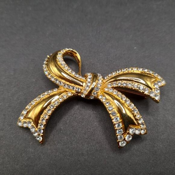Vintage Monet Rhinestone Bow Brooch, Gold Plated, 1 1/2 Inches - Picture 9 of 9